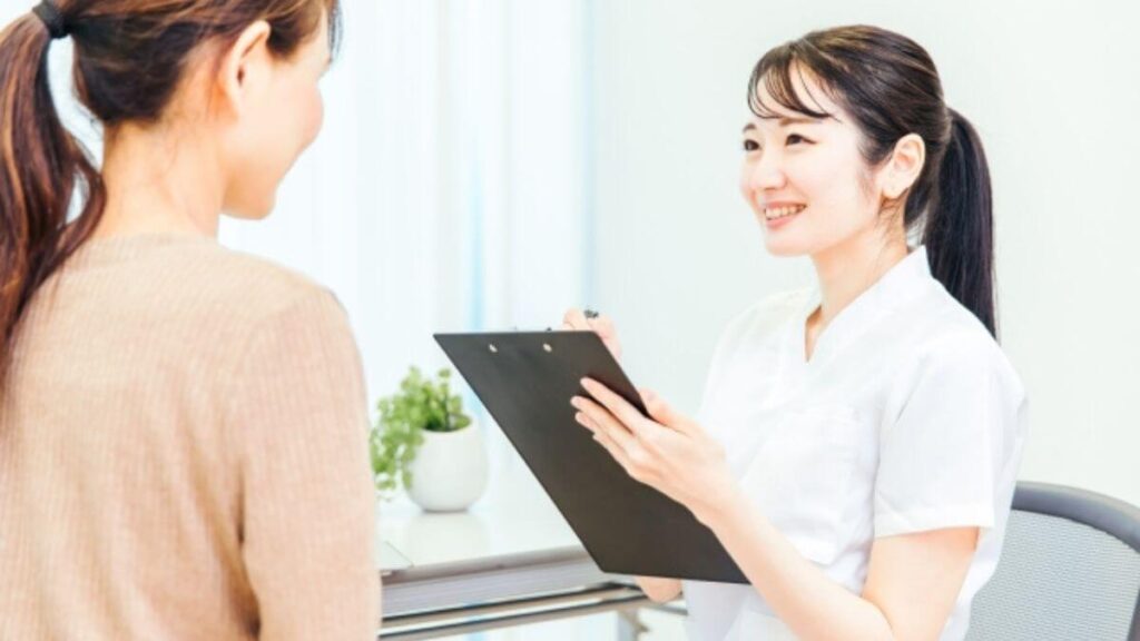 心理カウンセラーになるにはについて書いた記事のアイキャッチ画像